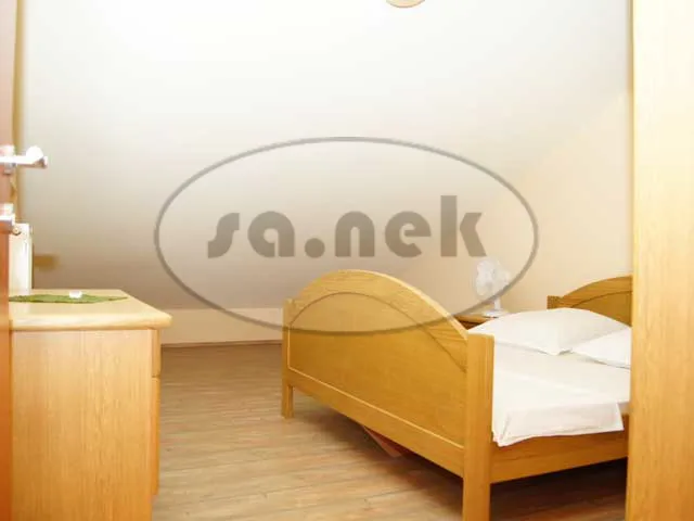 četverosoban apartman-novalja - slika 6