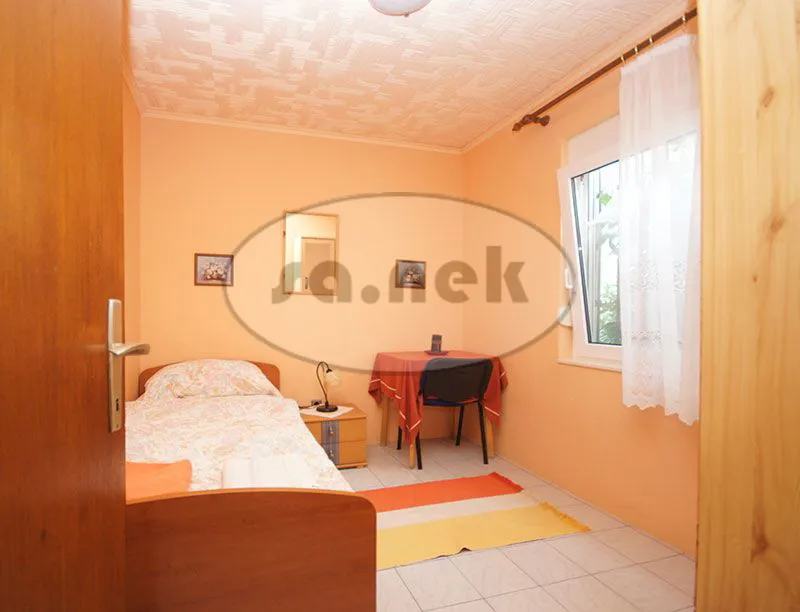 turistički objekt sa šest apartmana - komarna (dubrovačko-neretvanska županija) - slika 15