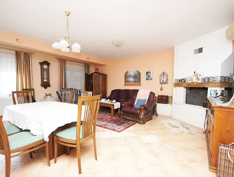 turistički objekt sa šest apartmana - komarna (dubrovačko-neretvanska županija) - slika 8