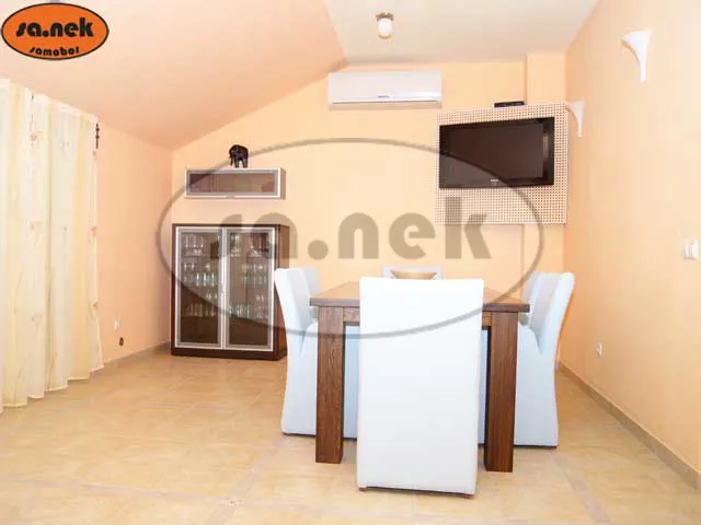 četverosoban apartman-novalja - slika 1