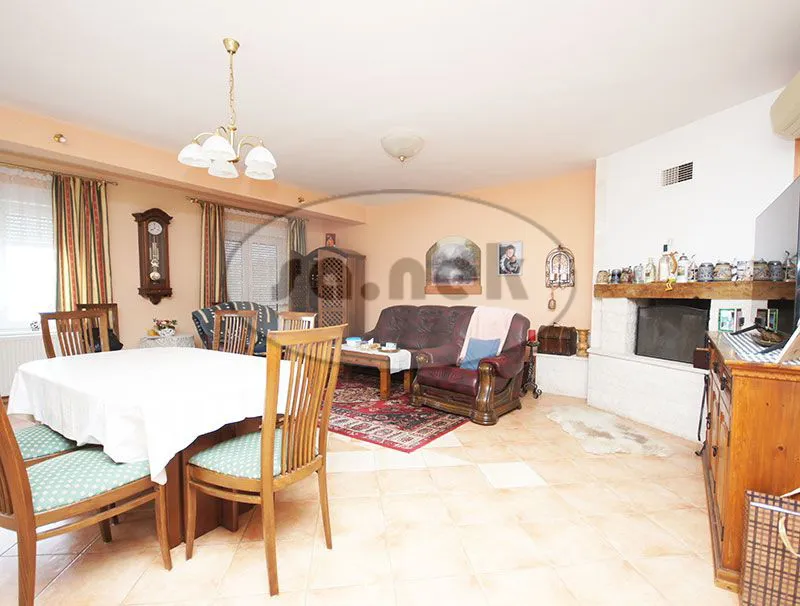 turistički objekt sa šest apartmana - komarna (dubrovačko-neretvanska županija) - slika 8