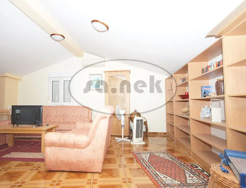 turistički objekt sa šest apartmana - komarna (dubrovačko-neretvanska županija) - slika 13