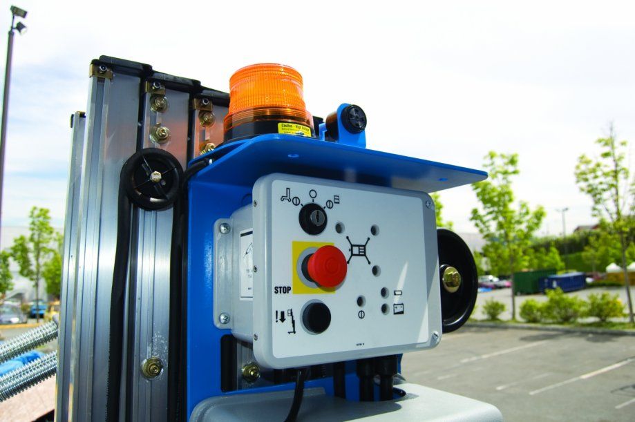 Samohodna Podizna Platforma Genie Awp 25