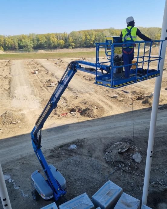 samohodna podizna platforma genie z 80/60 rt, radna visina 26 m - slika 3