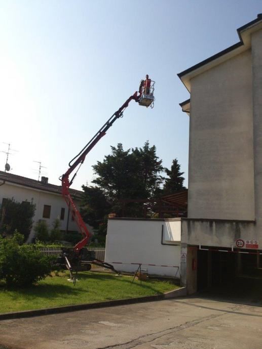 samohodna podizna platforma na gumenim gusjenicama - slika 3