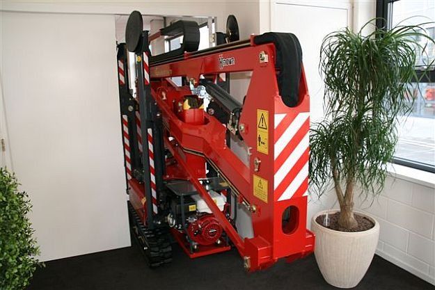 samohodna platforma hinowa goldlift 1470 na gumenim gusjenicama - slika 4