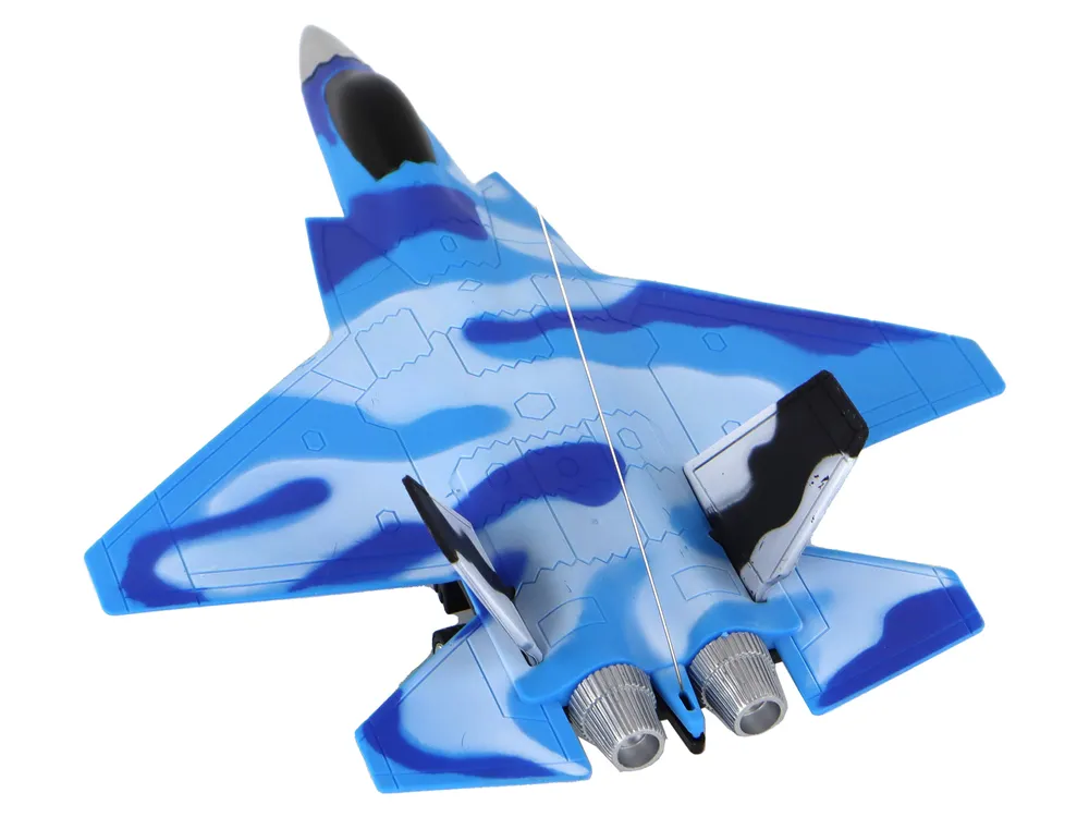 borbeni avion na daljinsko upravljanje s efektima plava kamuflaža - slika 5