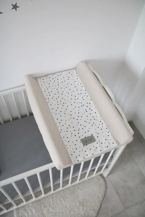 presvlaka podloga za prematanje confetti i bež - slika 3