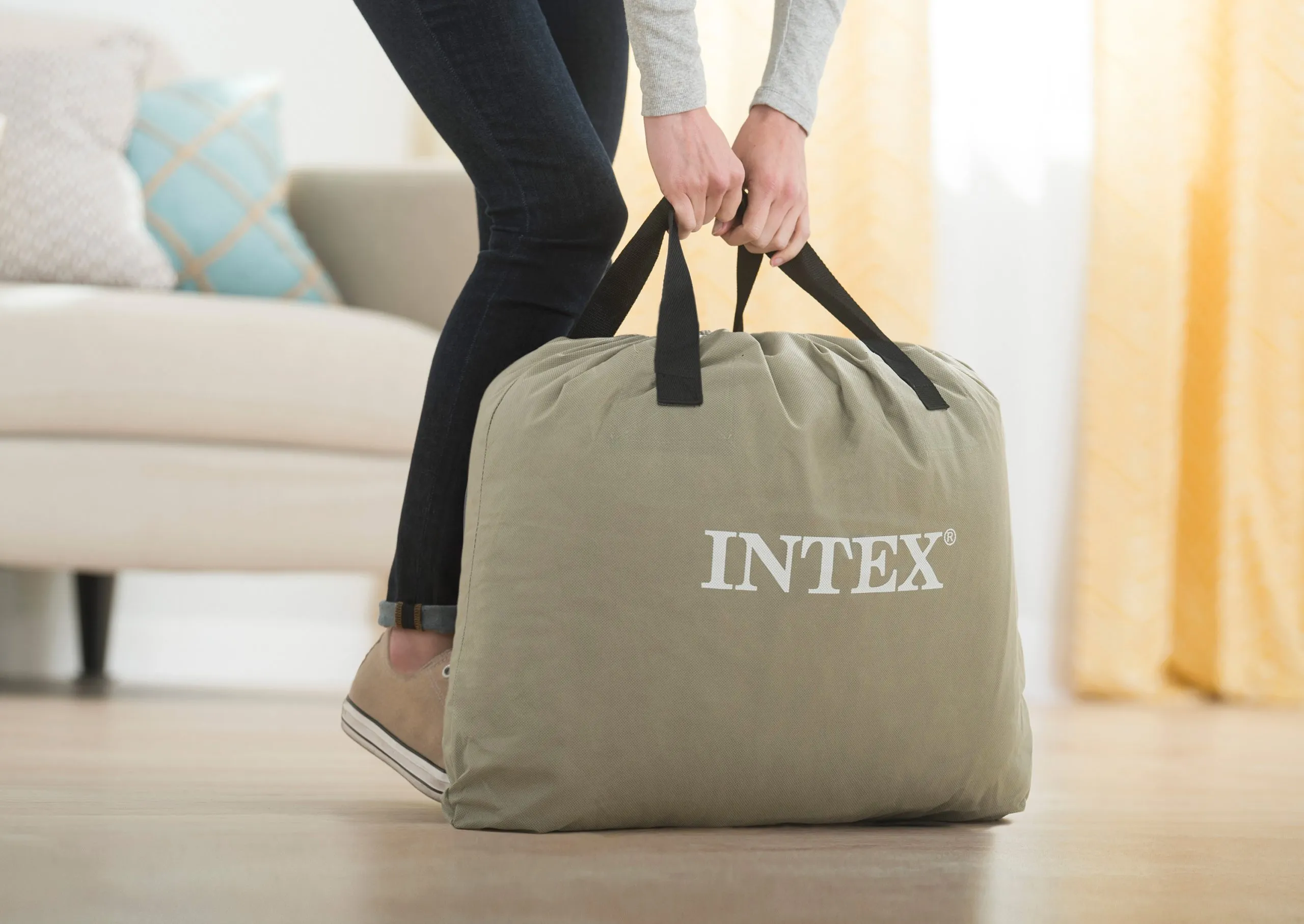 intex madrac na napuhavanje s električnom pumpom 203 x 152cm sivi - slika 9