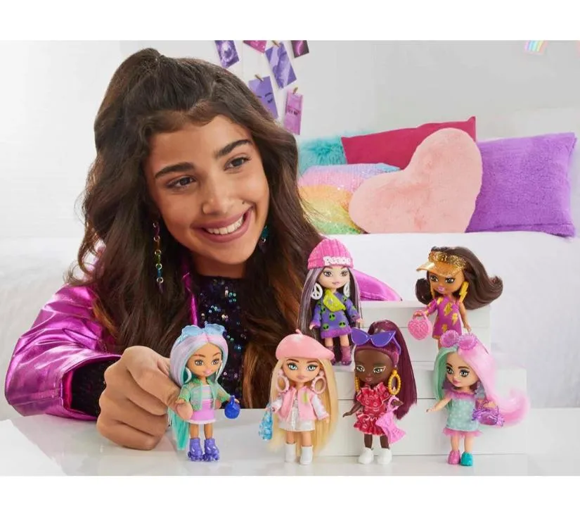 barbie extra mini minis modna lutka u beretki - slika 4