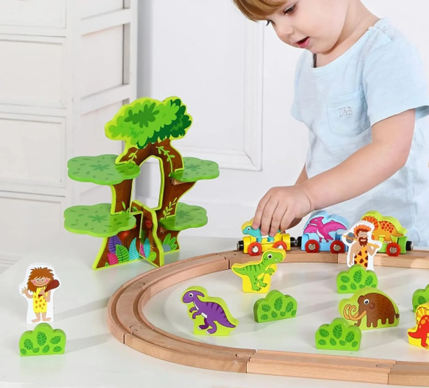 tooky toy drvena magnetna željeznica s dinosaurima + figurice - slika 6