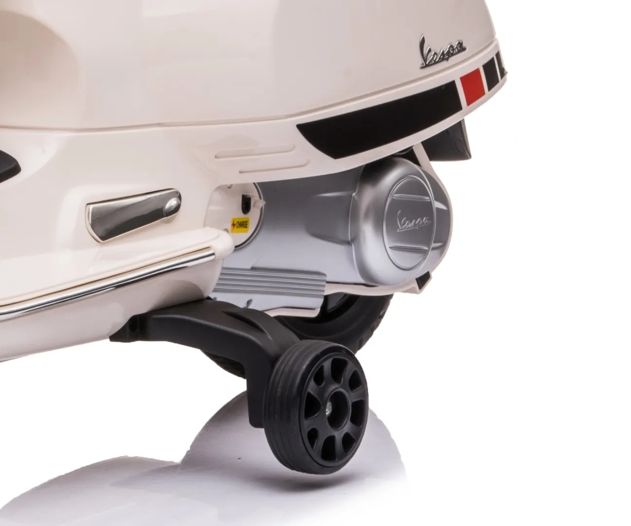 vespa gts super white vozilo na akumulator - slika 8