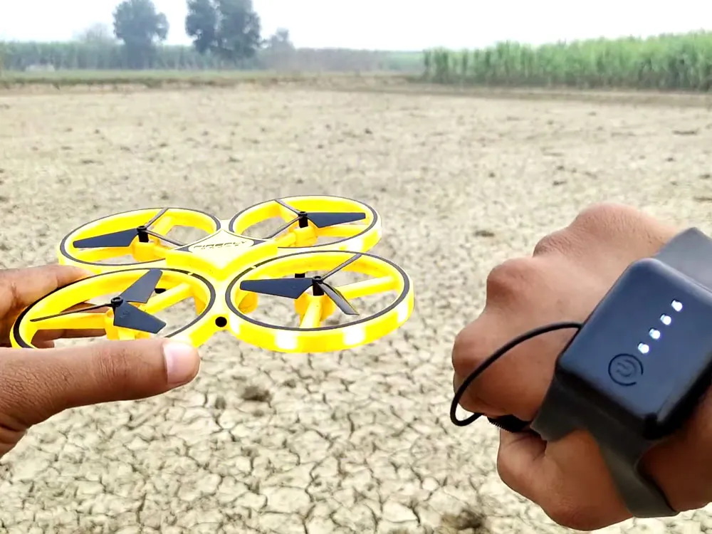 dron quadracopter upravljanje rukavicom žuti - slika 8