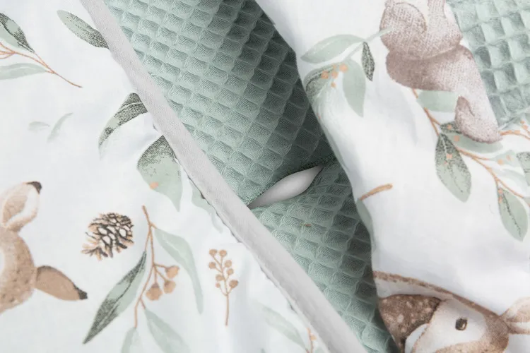 waffle deka za bebe – jeleni, mint boja - slika 3