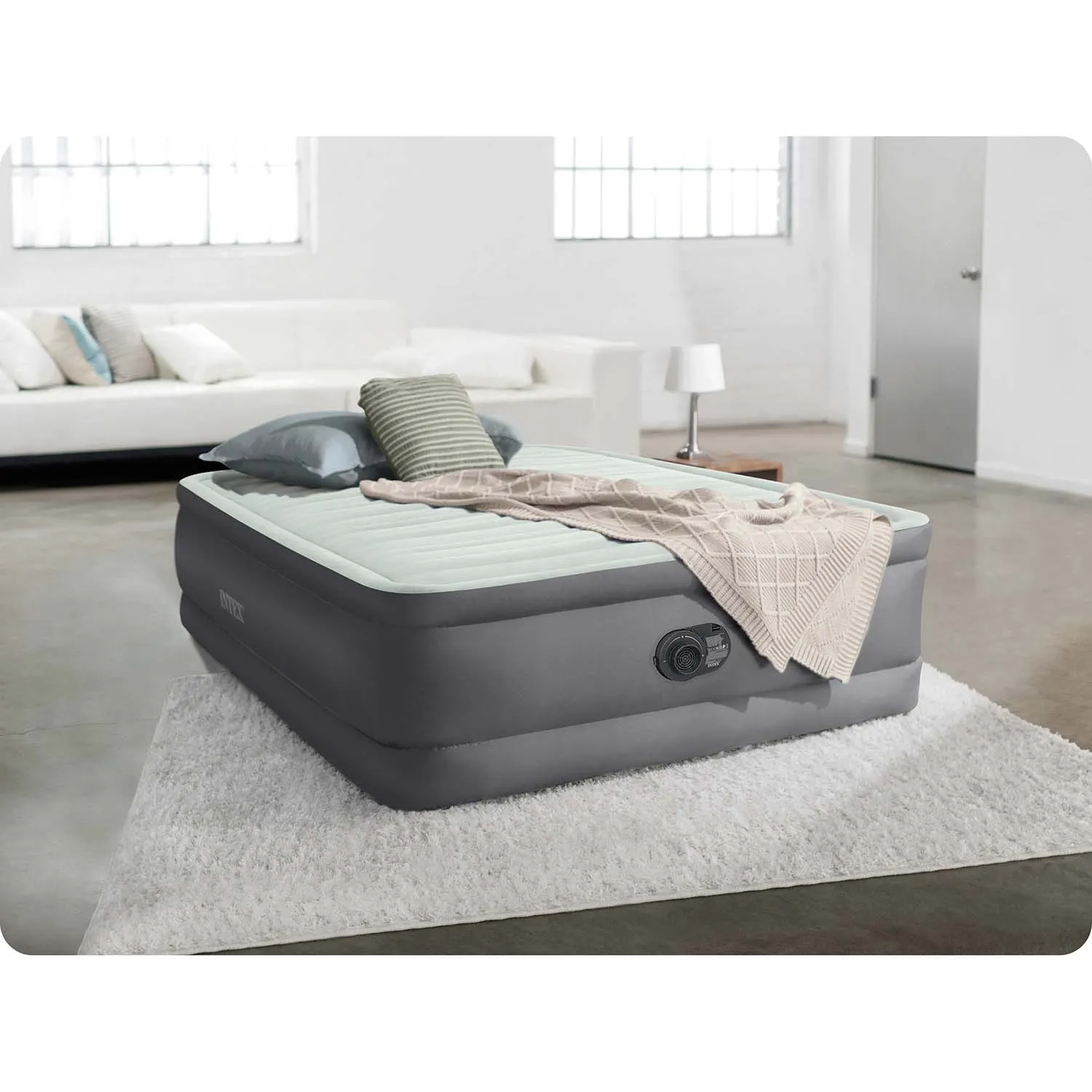madrac na napuhavanje 191x137x46 cm sa ugrađenom električnom pumpom intex 64904nd - slika 4