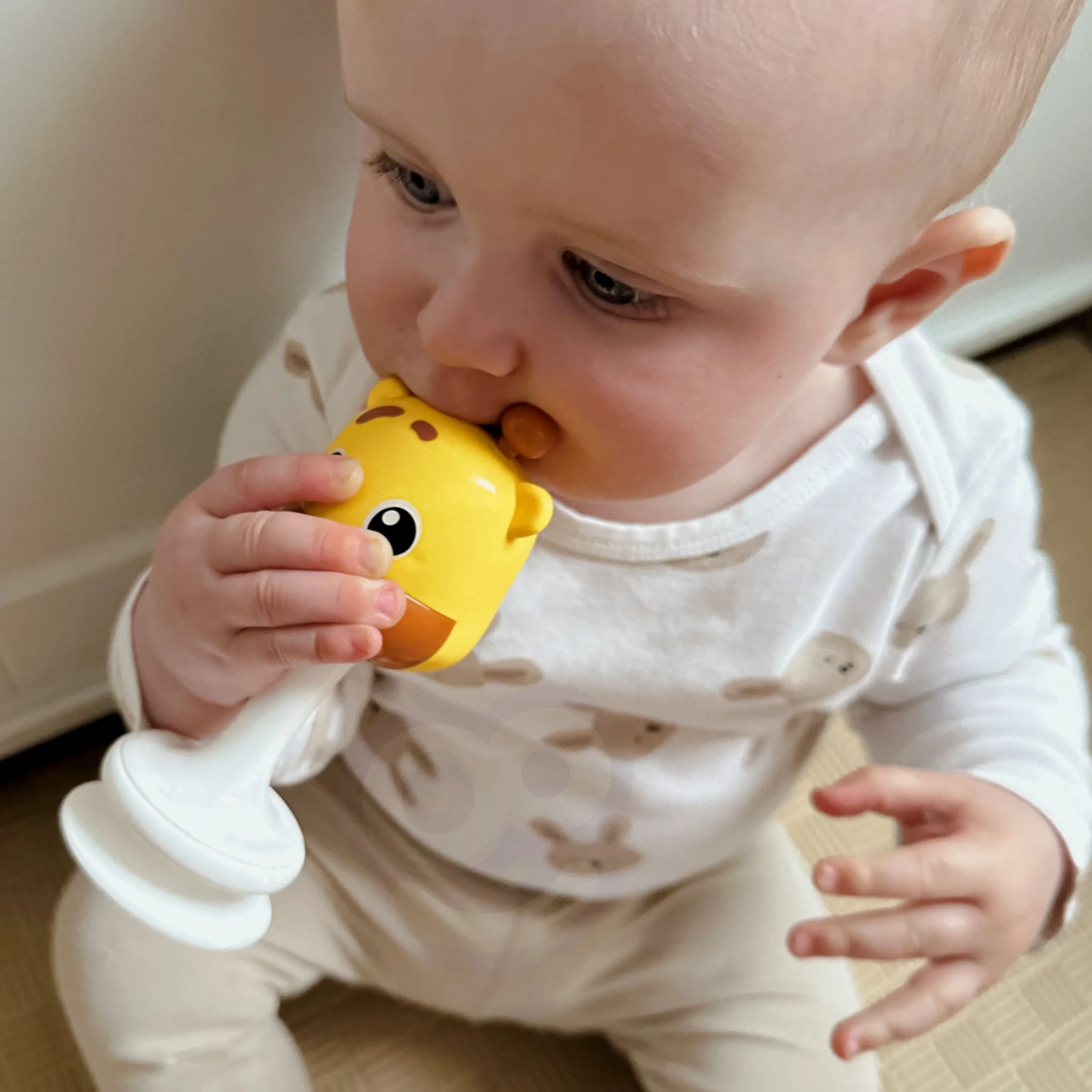 woopie zvečka za bebe - žuta žirafa 0m+ - slika 5