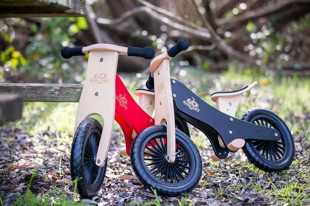 kinderfeets drvena dječja guralica classic black - slika 5