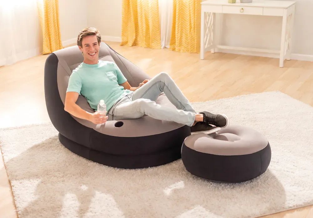 intex fotelja na napuhavanje s tabureom sivi - slika 5