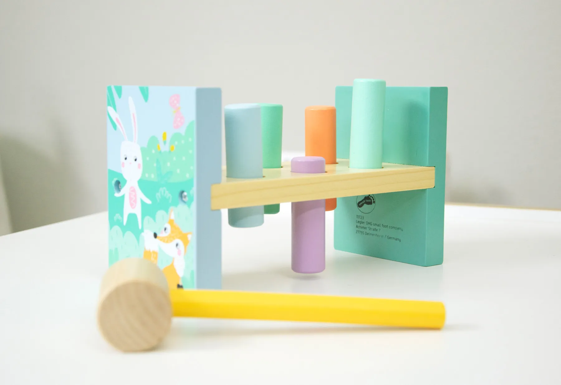 small foot drvena klupa za kucanje čekićom, pastelne boje - slika 3