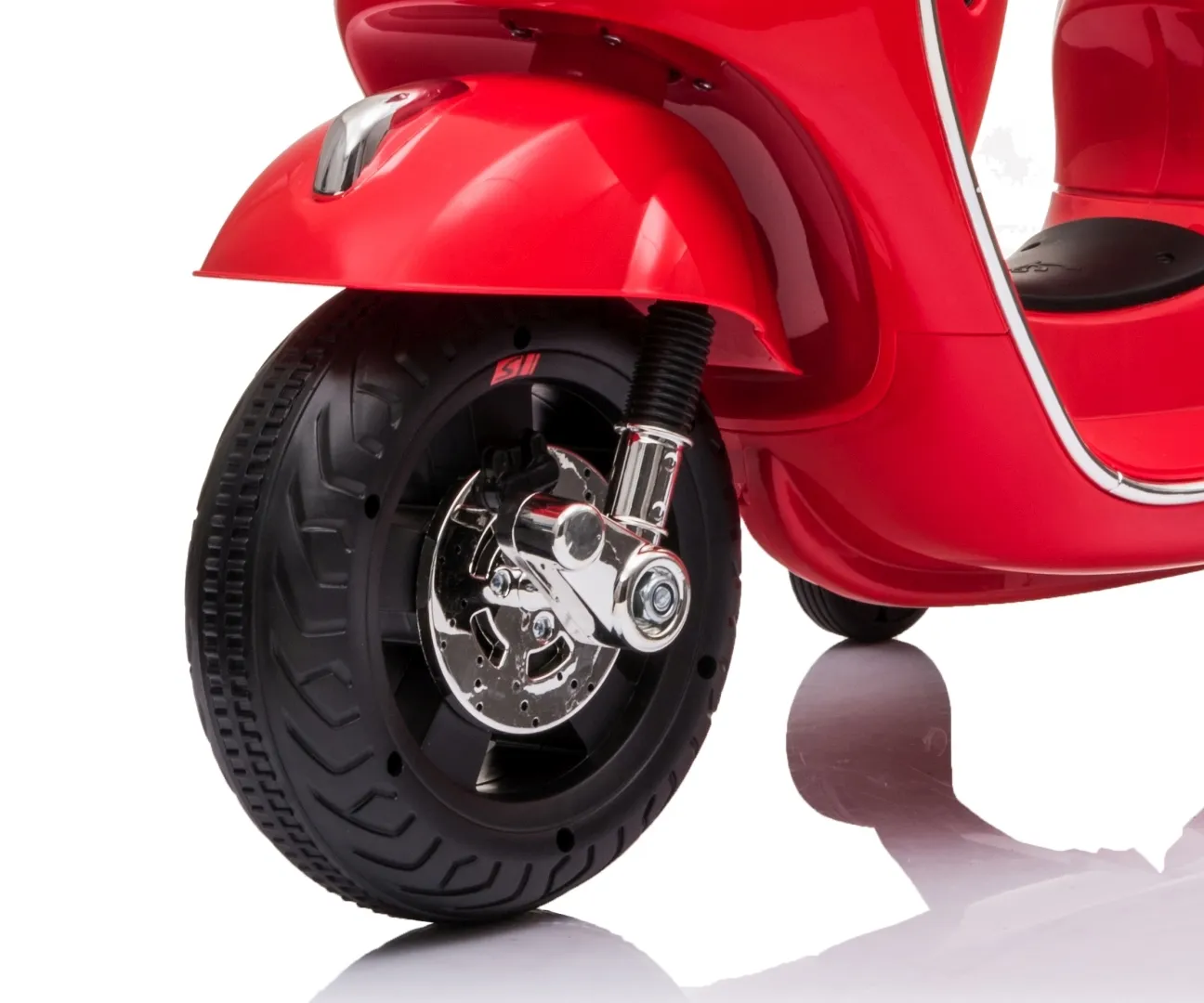 vespa gts super red vozilo na akumulator - slika 7