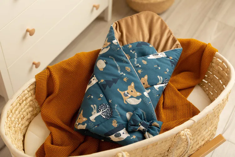 dvostrani baršunasti pokrivač za bebe 75x75cm šumske životinje plavi - slika 4