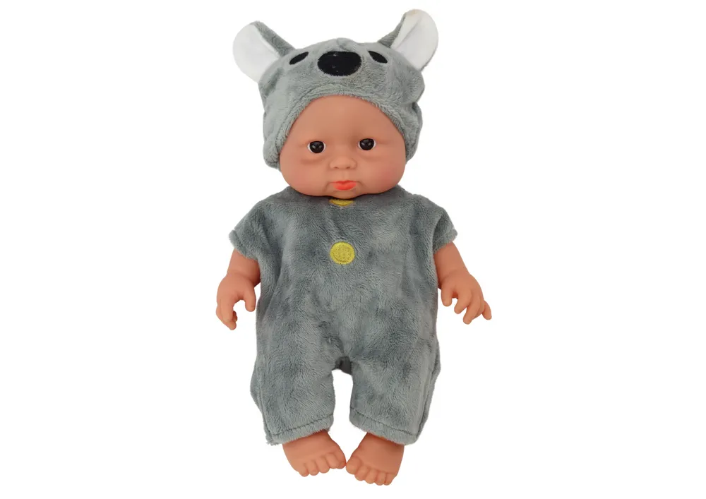 lutka beba u sivoj odjeći i koala kapom - slika 4