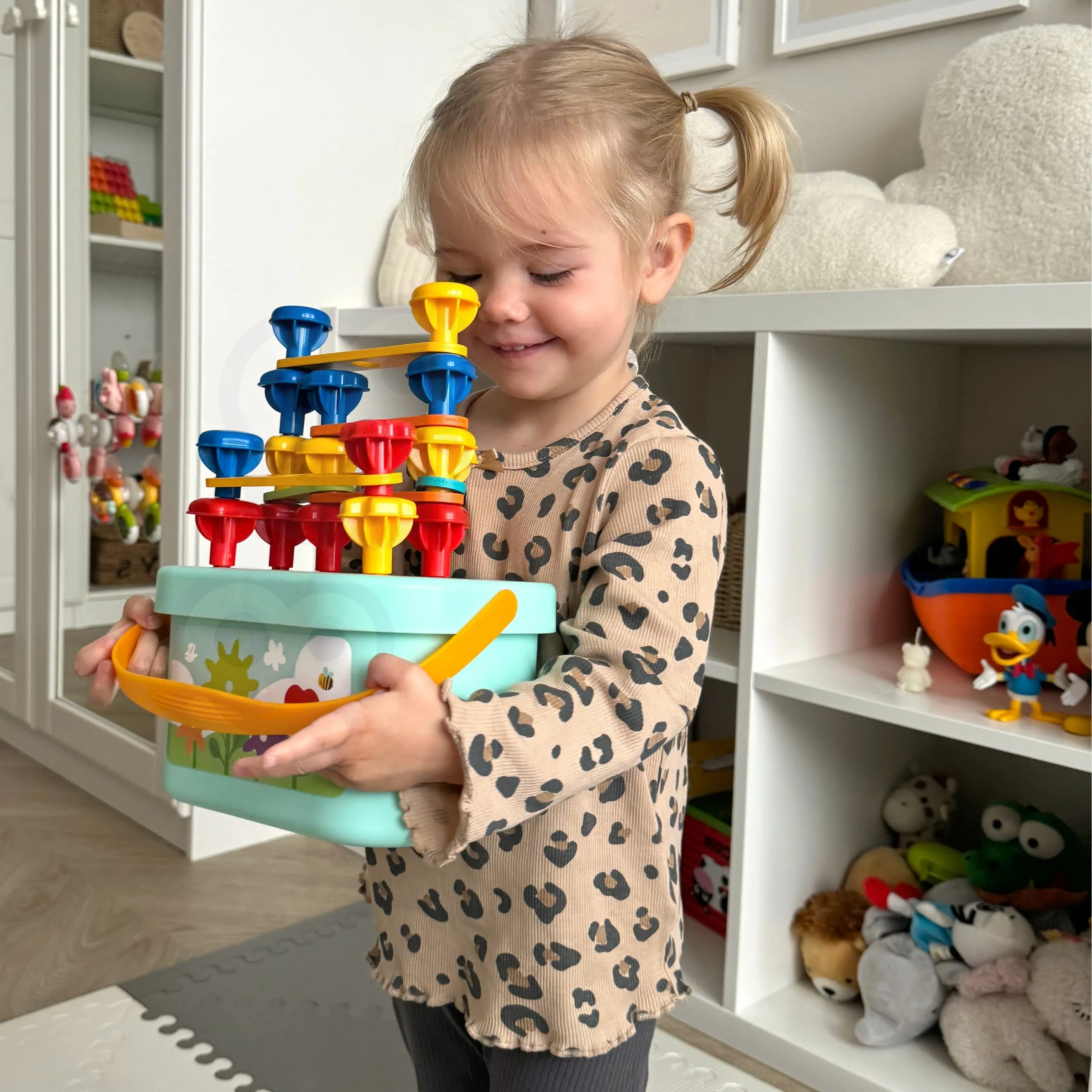 woopie green montessori slagalica s klinovima u kutiji, toranj s perlicama - slika 3
