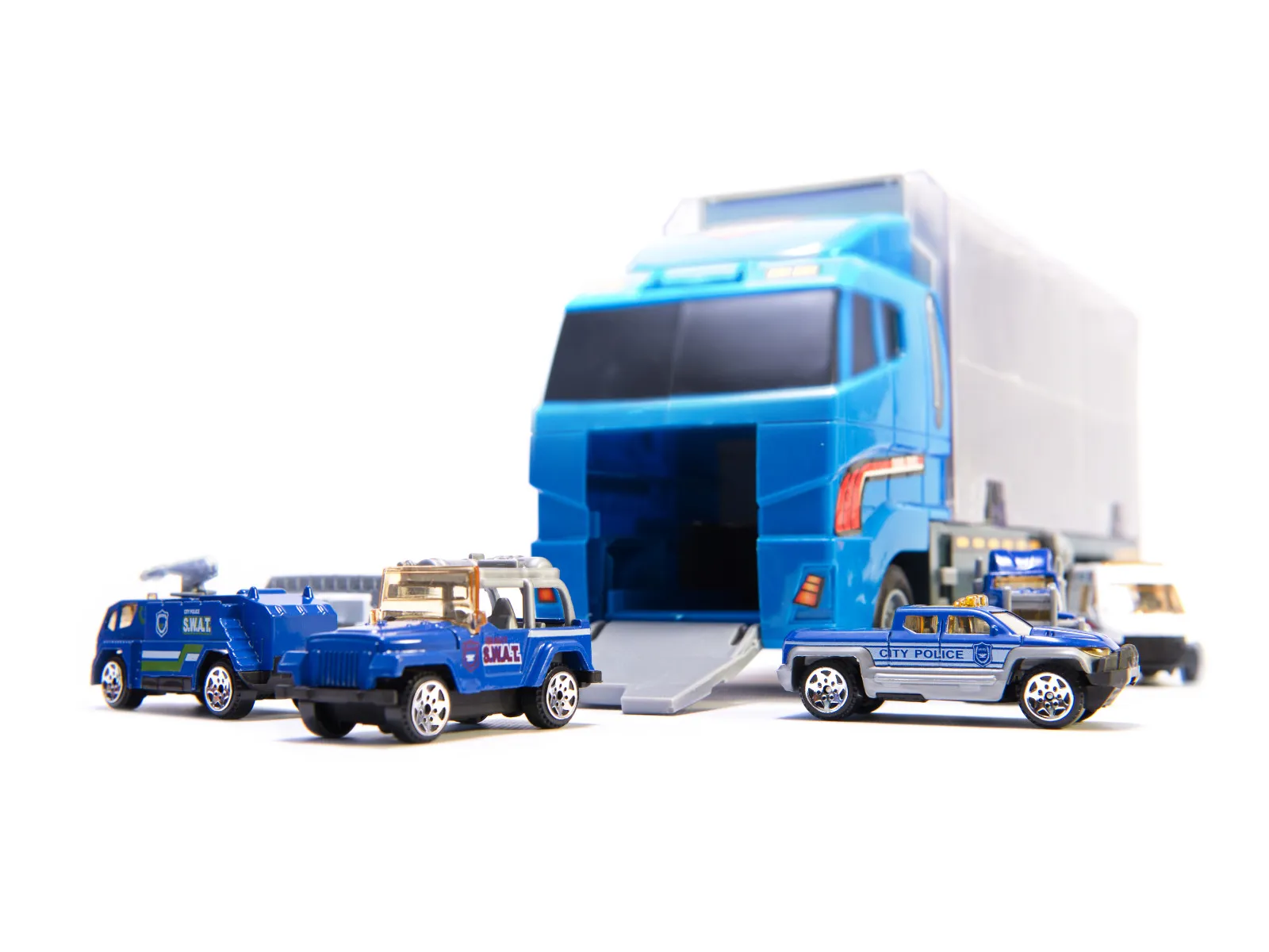 kamion transporter policijskih vozila 6 komada - slika 9