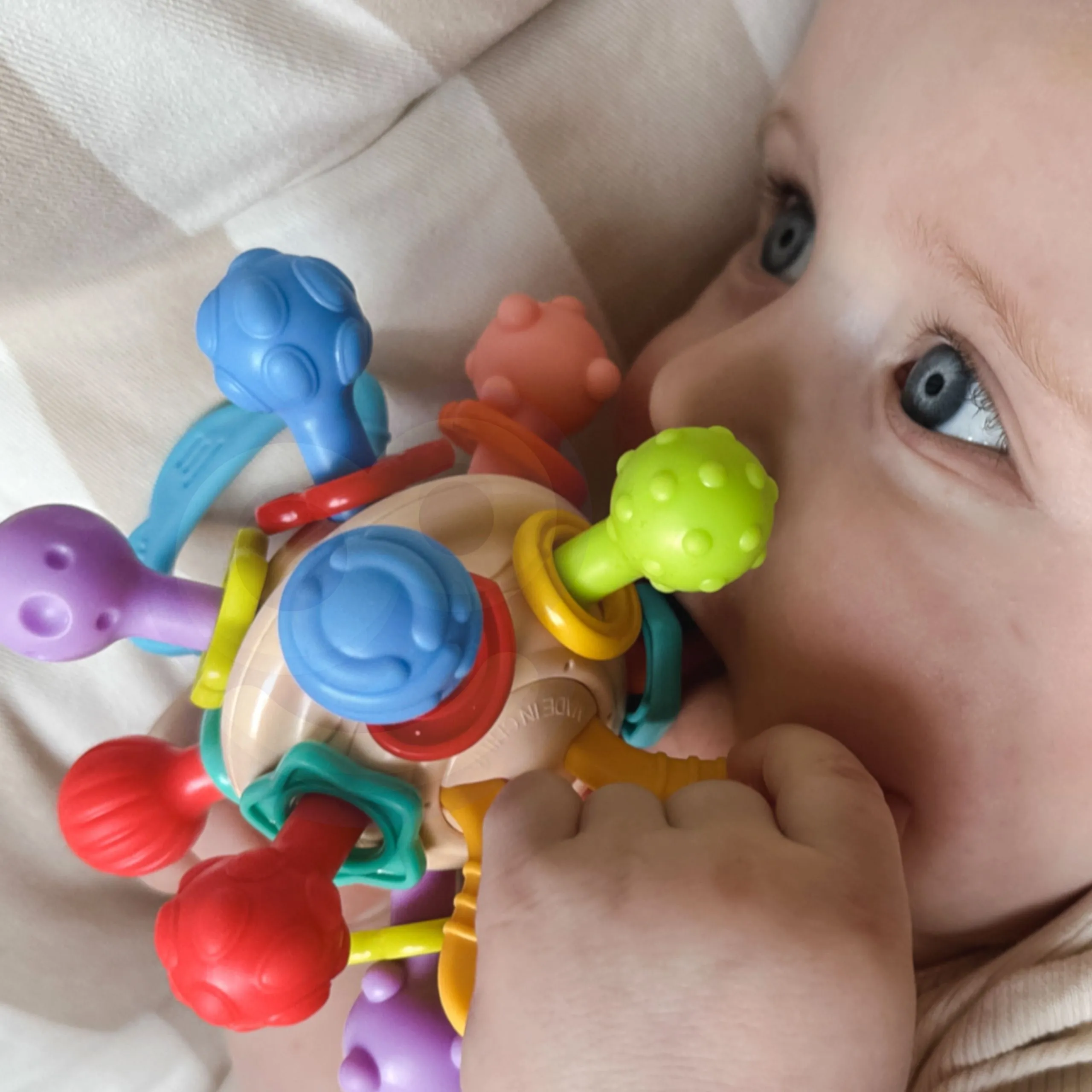 woopie baby mekana zvečarka 2u1, grizalo i senzorička igračka za dojenčad 0m+ - slika 4