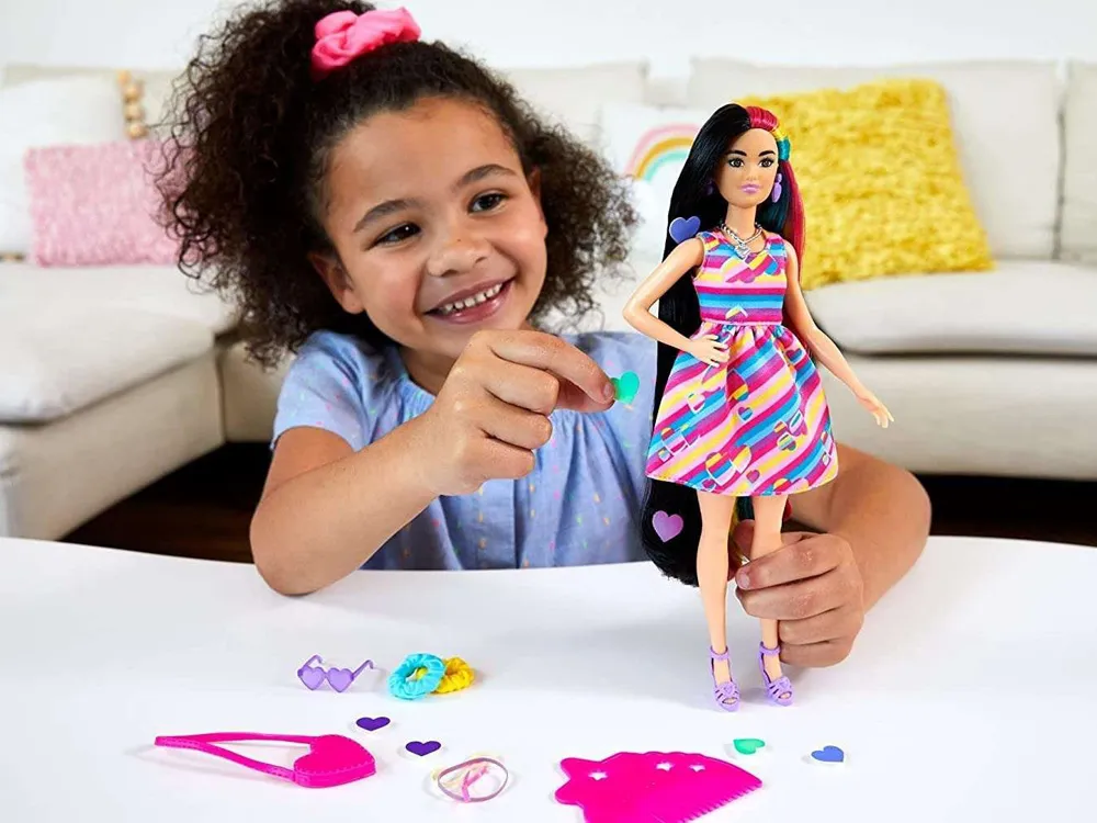 lutka barbie totally hair šareni dizajn sa srcima - slika 4