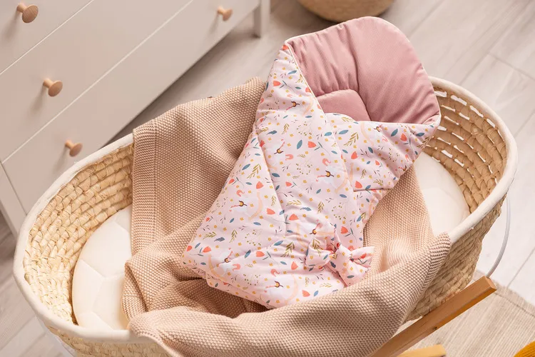 dvostrani baršunasti pokrivač za bebe 75x75cm konjići - slika 3