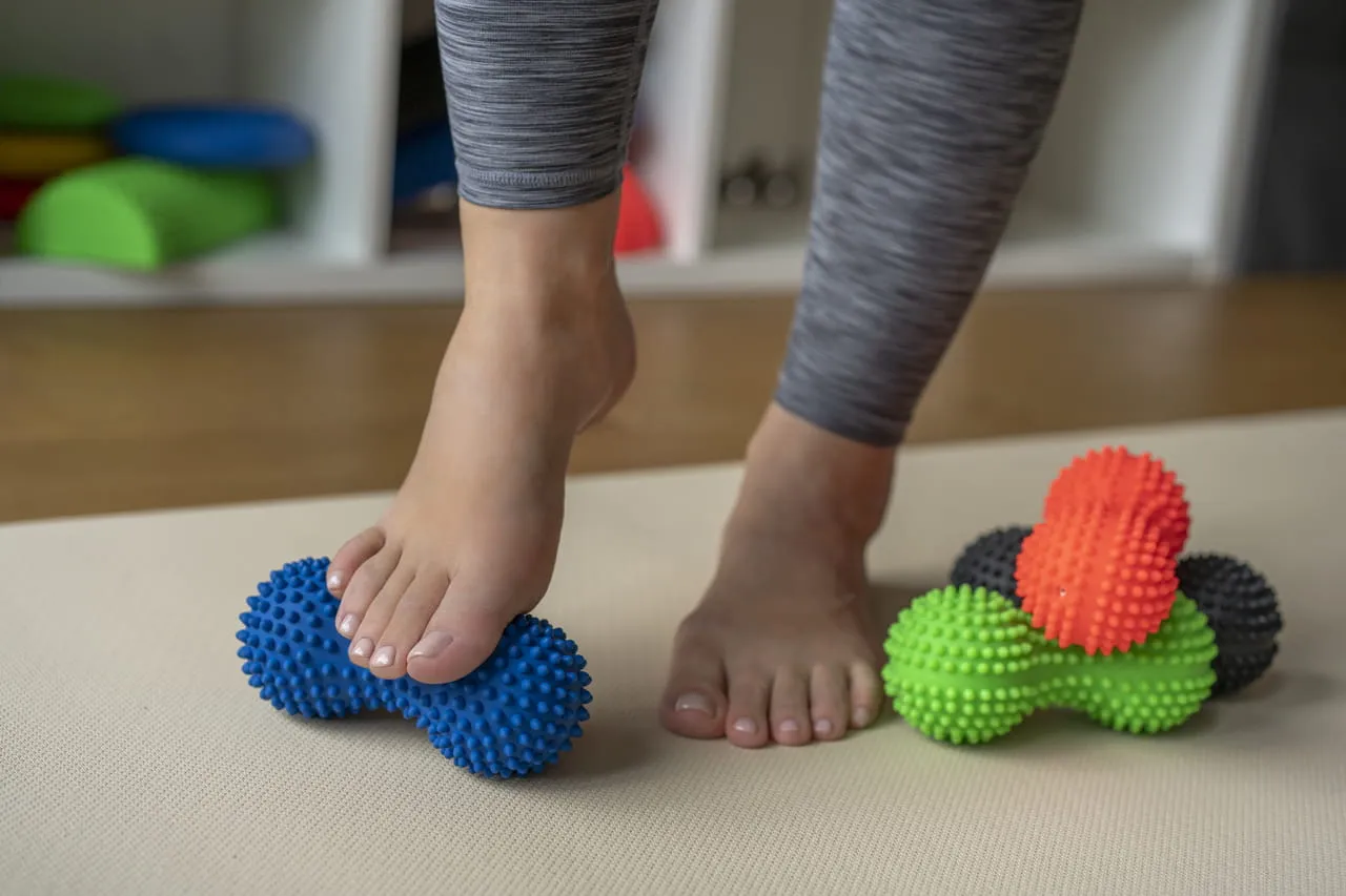 tullo šiljasti masažni valjak 15,5cm plavi - slika 4
