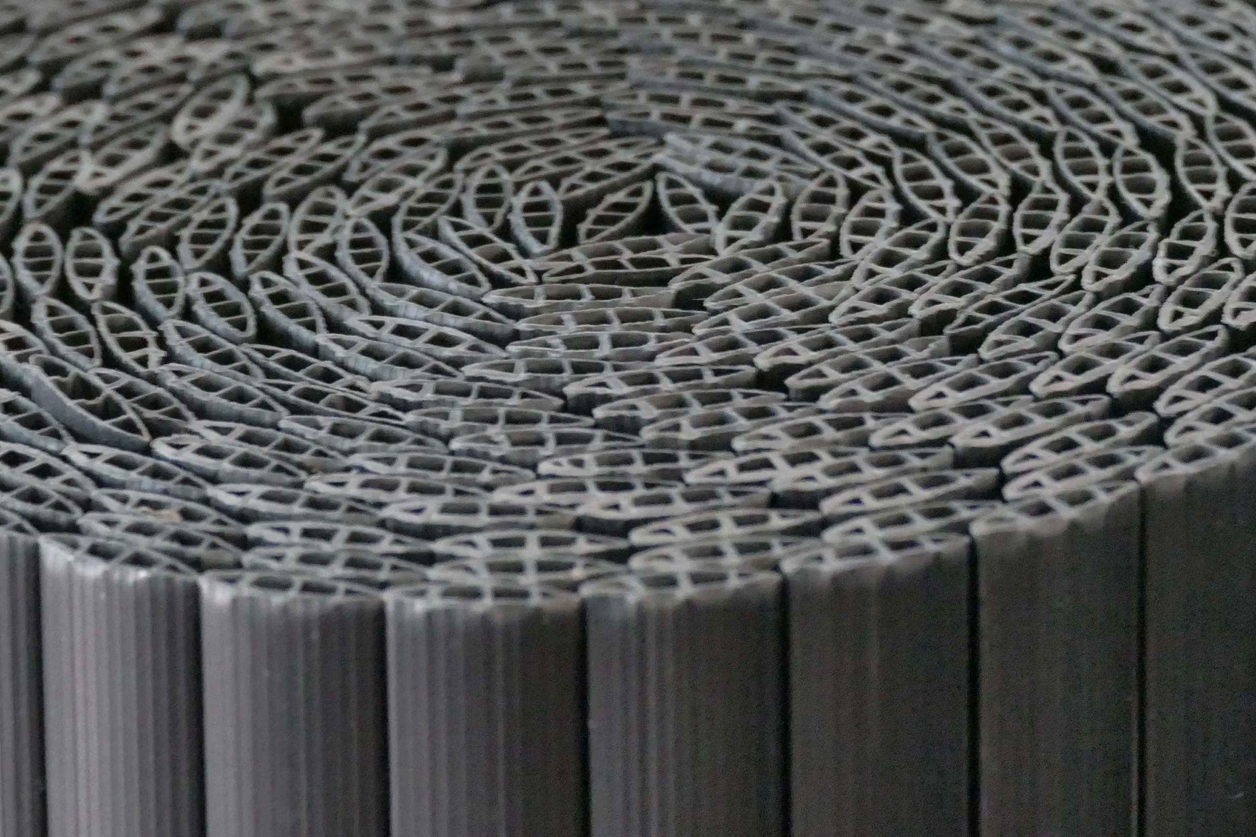 pvc prostirka za ogradu 180 x 500 cm siva - slika 5