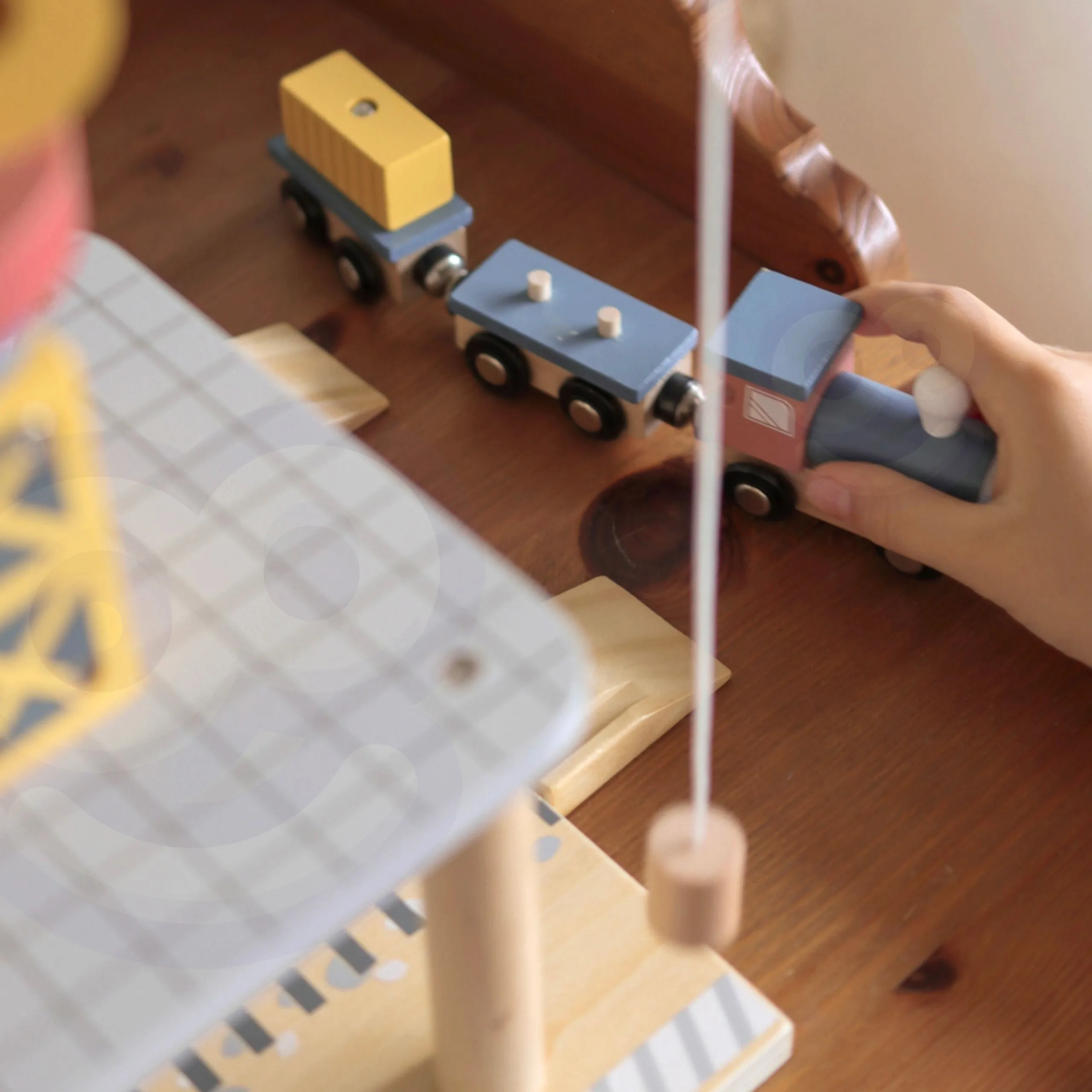 tooky toy set drvene dizalice za morsku luku - slika 6