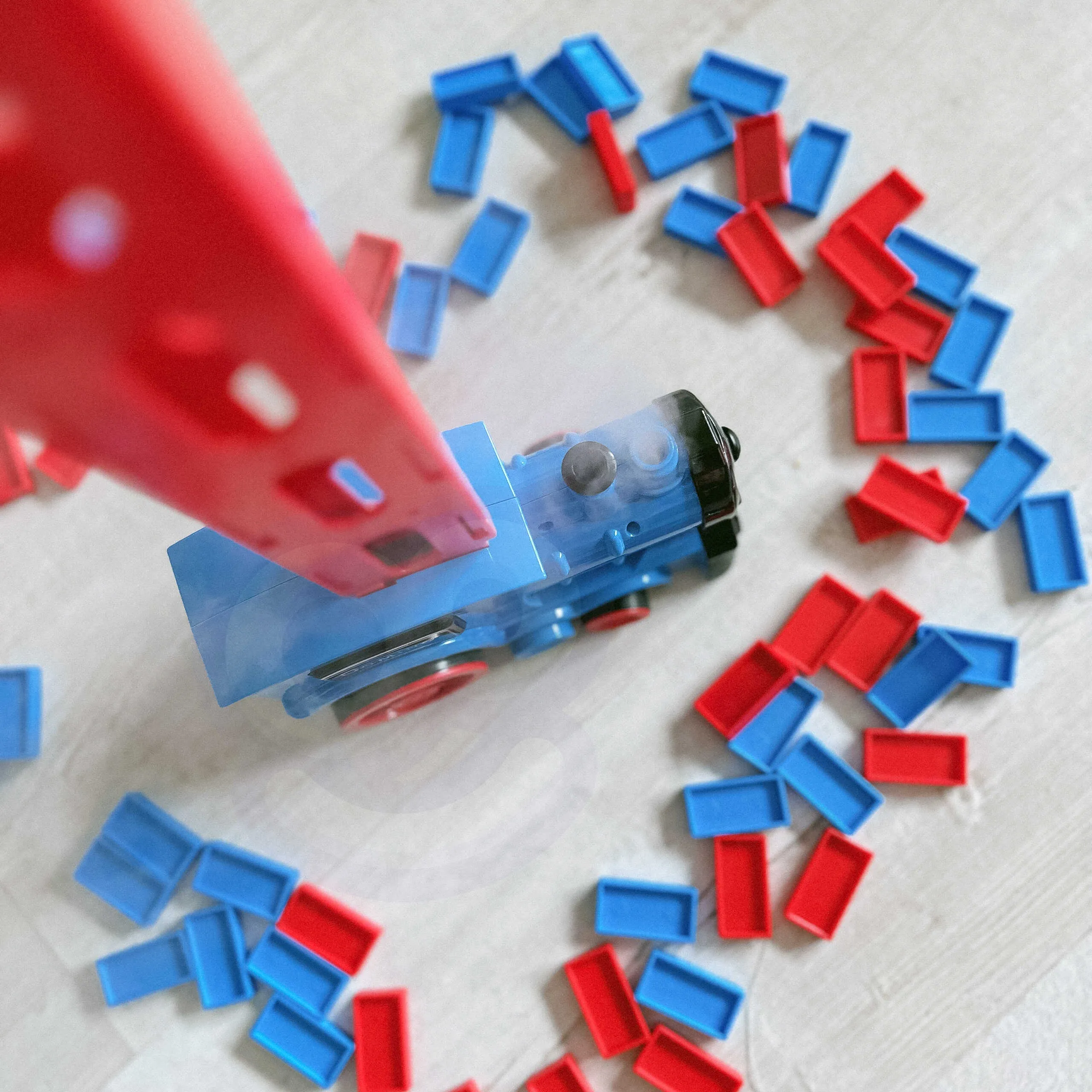 woopie električna lokomotiva za domino blokove s parom 80 el. - slika 9