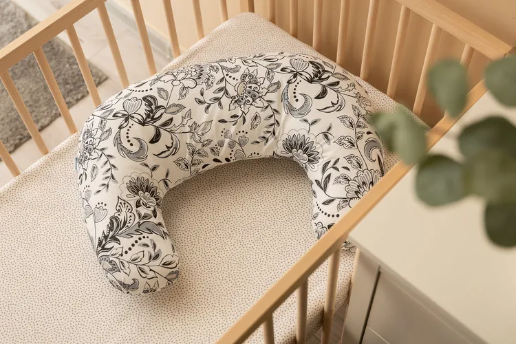 sensillo jastuk za hranjenje djeteta floral crno-bijeli - slika 4