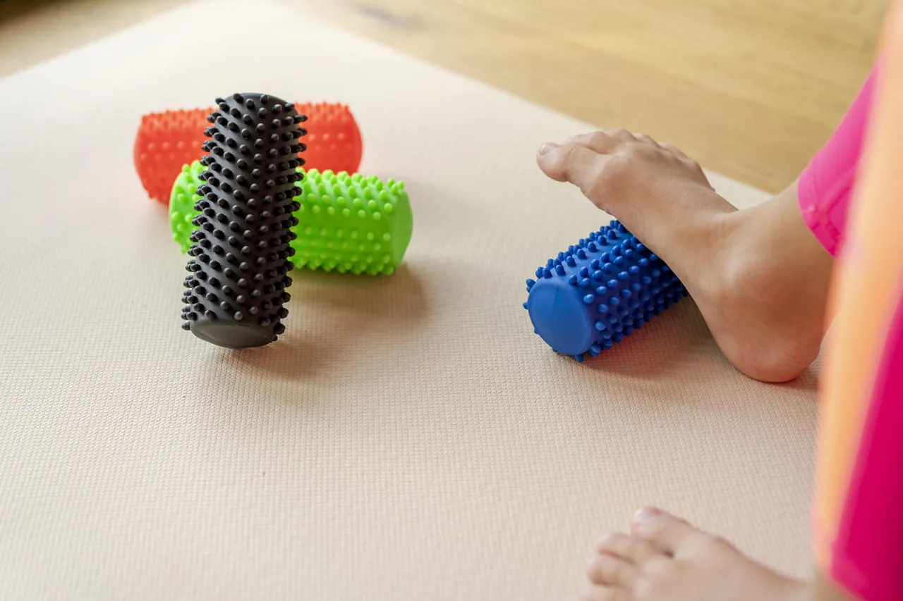 tullo šiljasti masažni valjak 15cm crni - slika 9