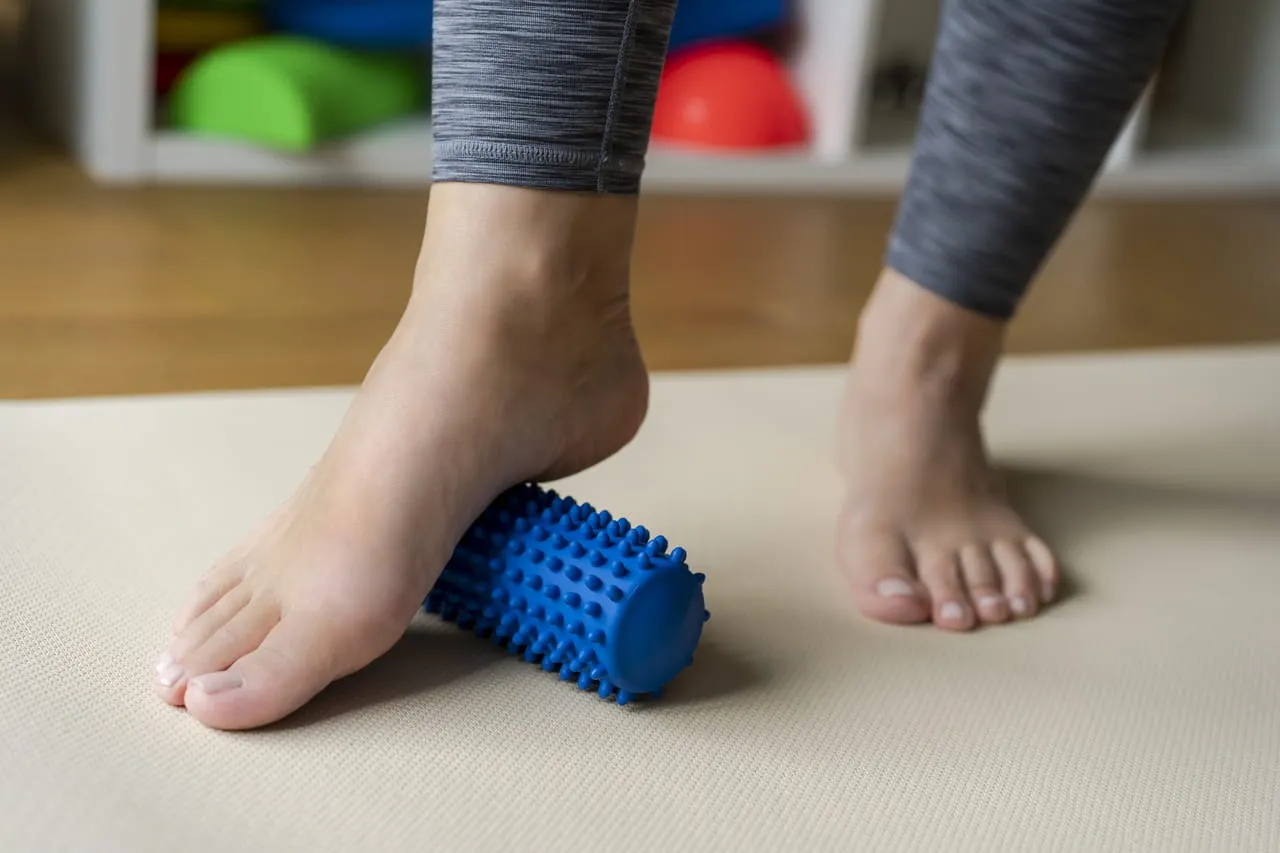 tullo šiljasti masažni valjak 15cm crni - slika 6