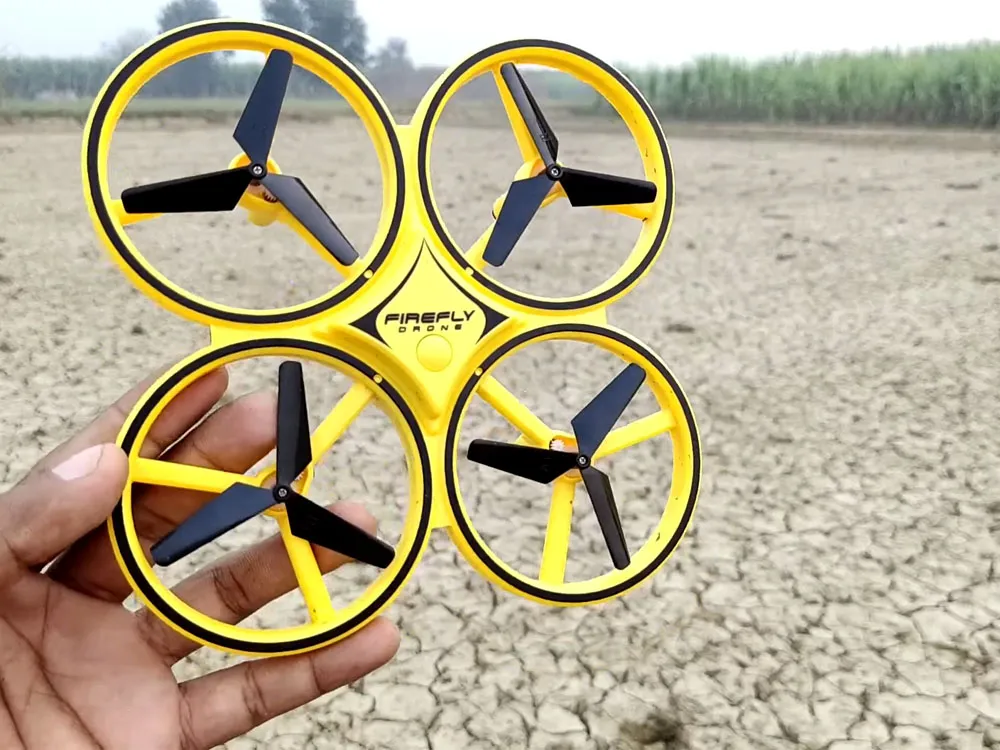 dron quadracopter upravljanje rukavicom žuti - slika 9