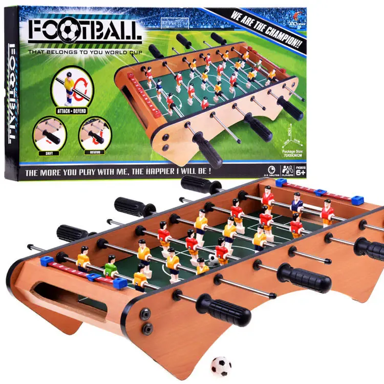mini stolni nogomet na drvenom stolu - slika 2