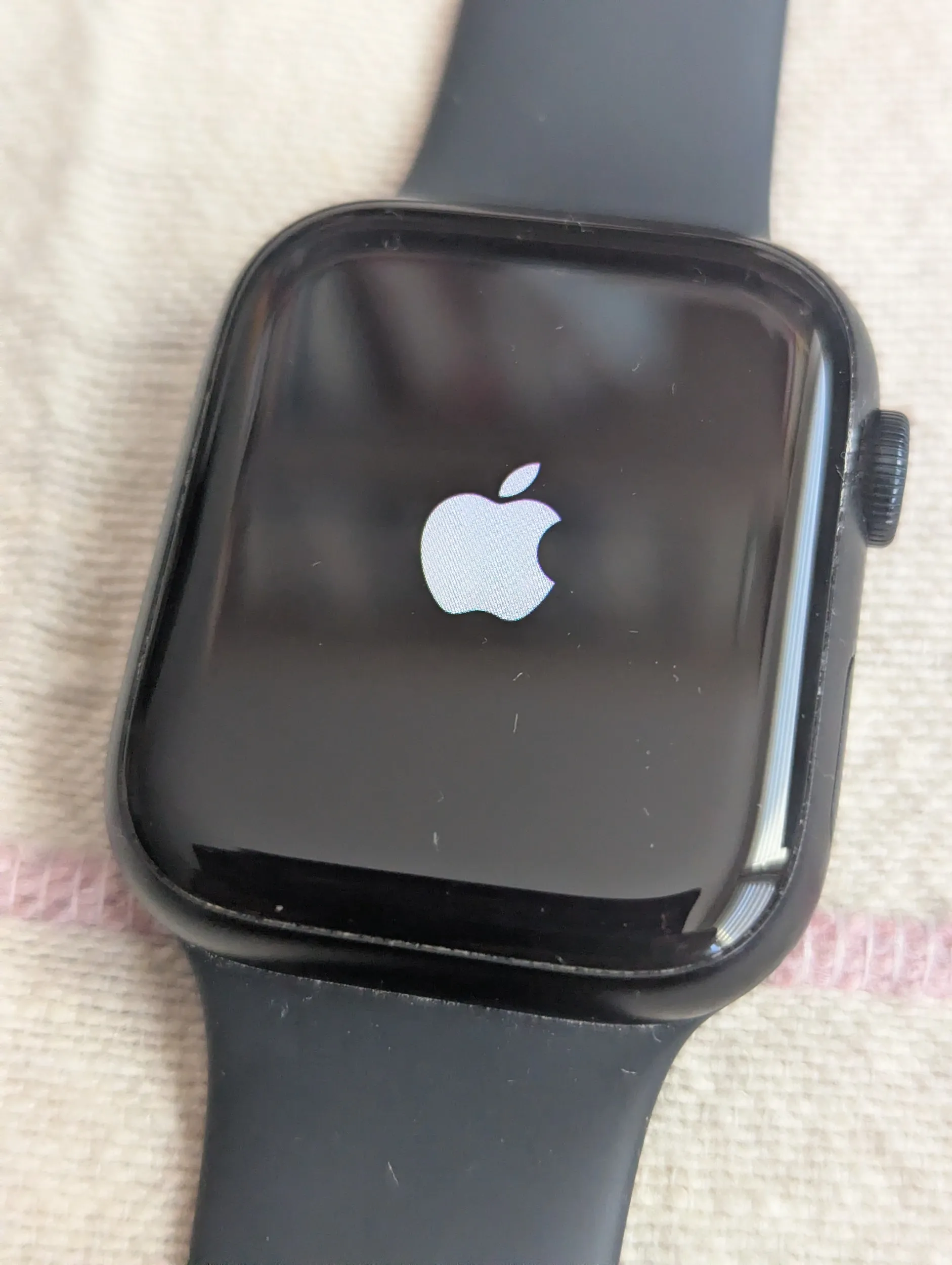 apple watch series 9 gps 45mm midnight aluminium case - slika 2