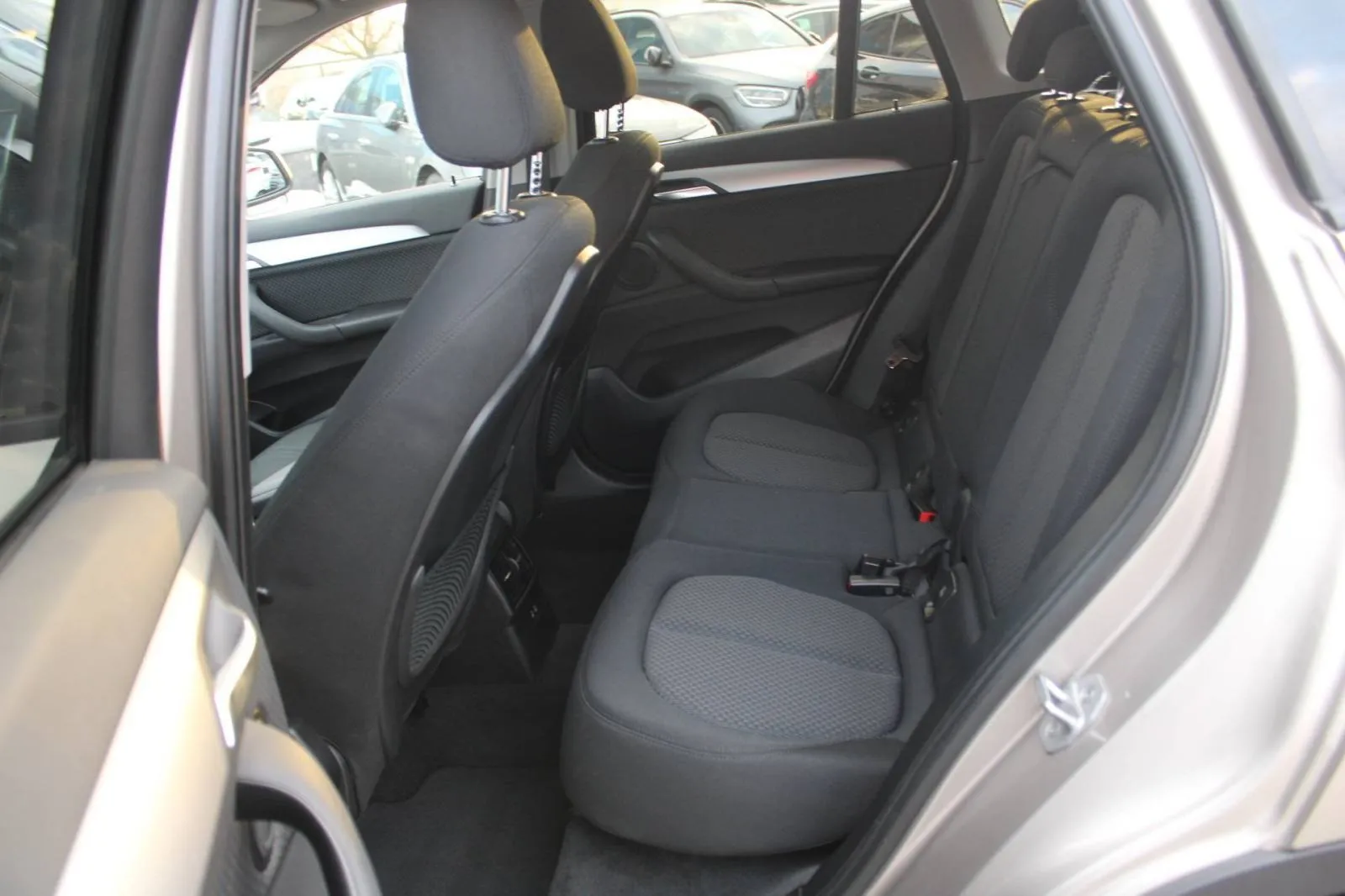 bmw x1 20d xdrive automatik *led, navigacija* - slika 11