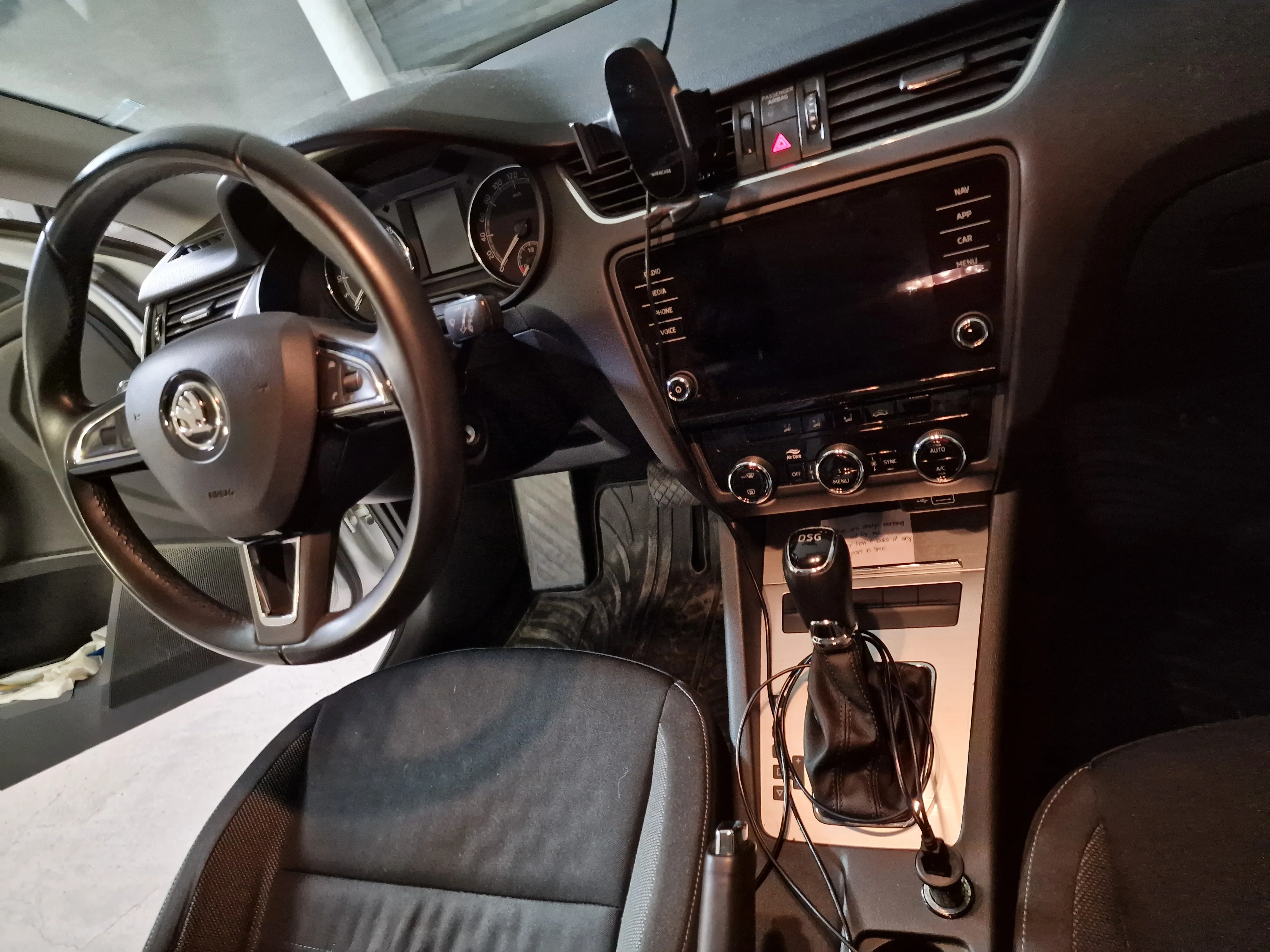 škoda octavia 1.6 tdi euro 6, automatski mjenjač - slika 2