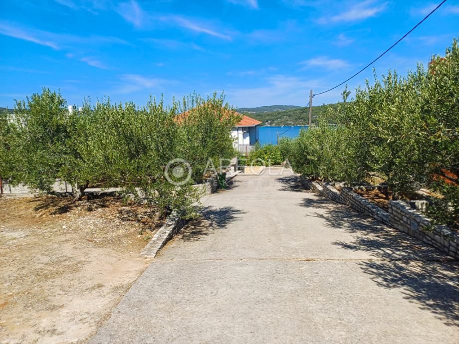 šolta, nečujam – kuća s otvorenim pogledom na more – 150m od plaže! - slika 2