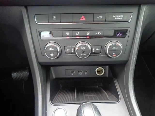 seat ateca 1,6 tdi dsg style; automatik; virtual; r.kamera; navi; led - slika 20