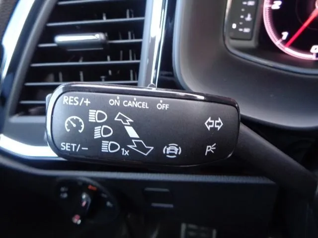 seat ateca 2,0 tdi dsg fr; hr auto; r. kamera; navigacija; alu 18".. - slika 23