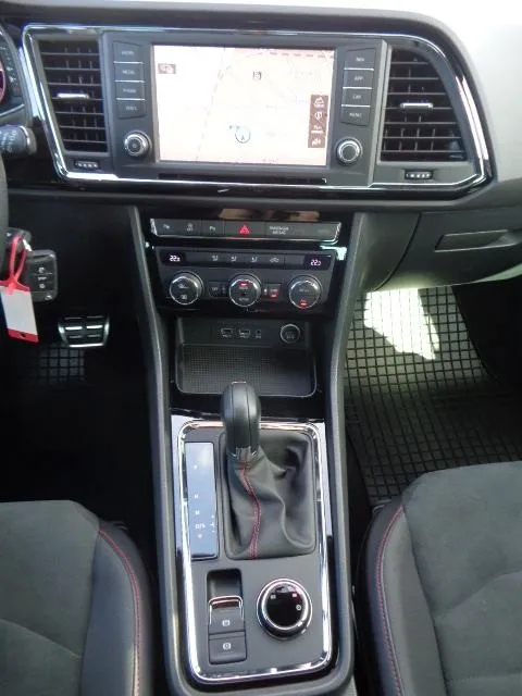 seat ateca 2,0 tdi dsg fr; hr auto; r. kamera; navigacija; alu 18".. - slika 17
