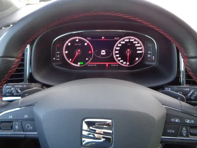 seat ateca 2,0 tdi dsg fr; hr auto; r. kamera; navigacija; alu 18".. - slika 16