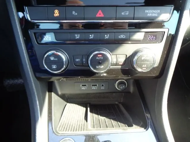 seat ateca 2,0 tdi dsg excellence; virtual; panorama; navi; 360 kamera - slika 21