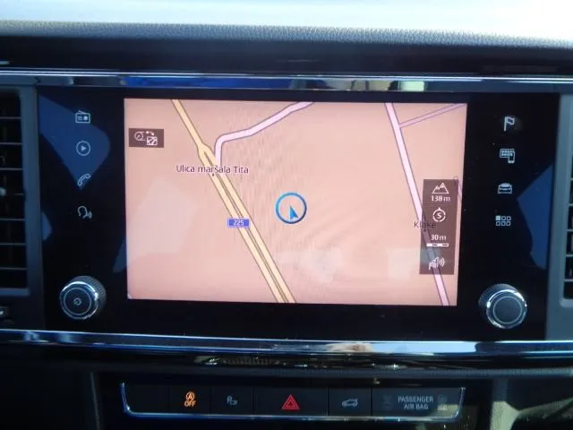 seat ateca 2,0 tdi dsg excellence; virtual; panorama; navi; 360 kamera - slika 19